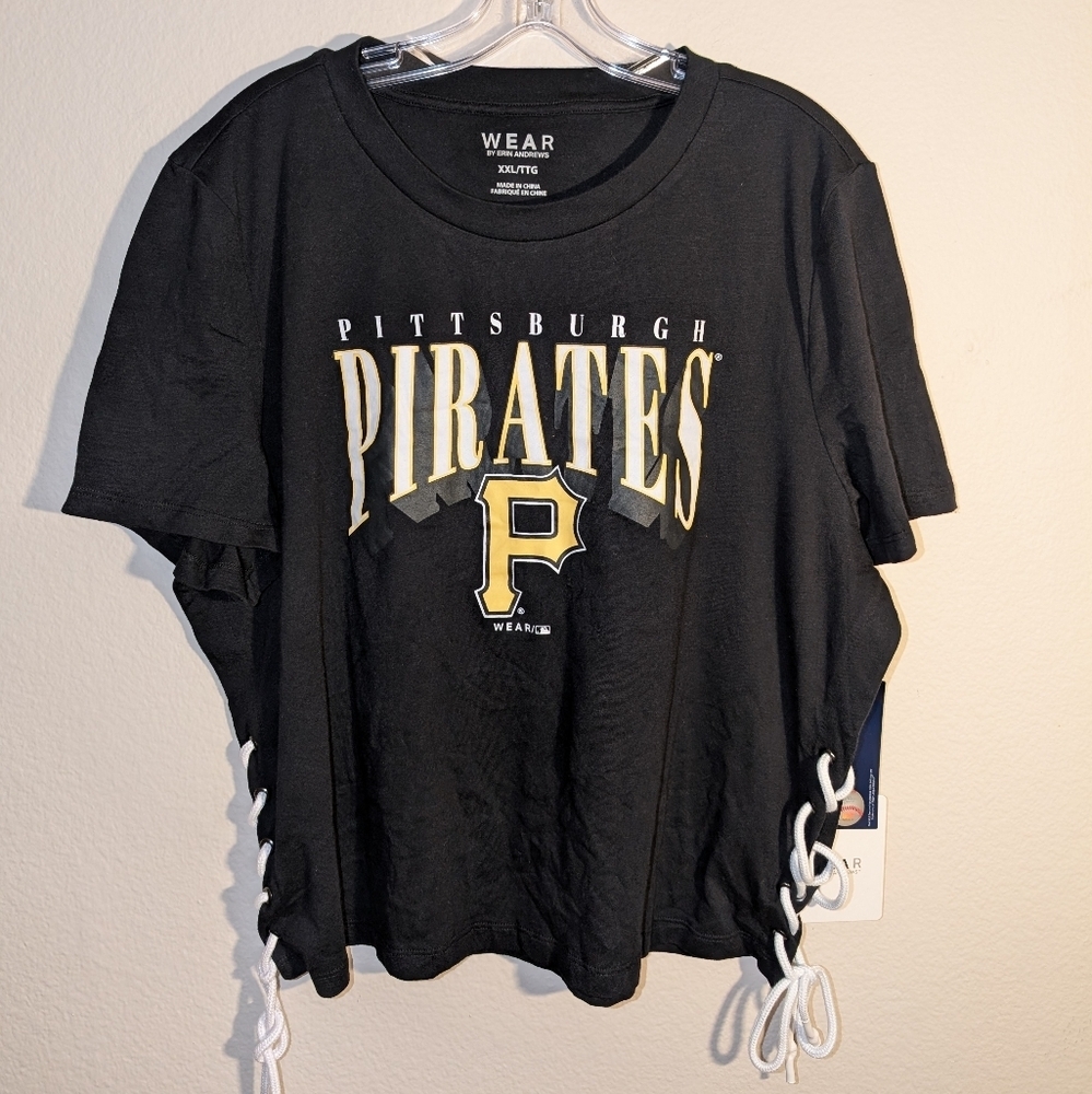 Pittsburgh Pirates Women’s Lace-Up T-Shirt – W.E.A.R. by Erin Andrews (Size XXL)